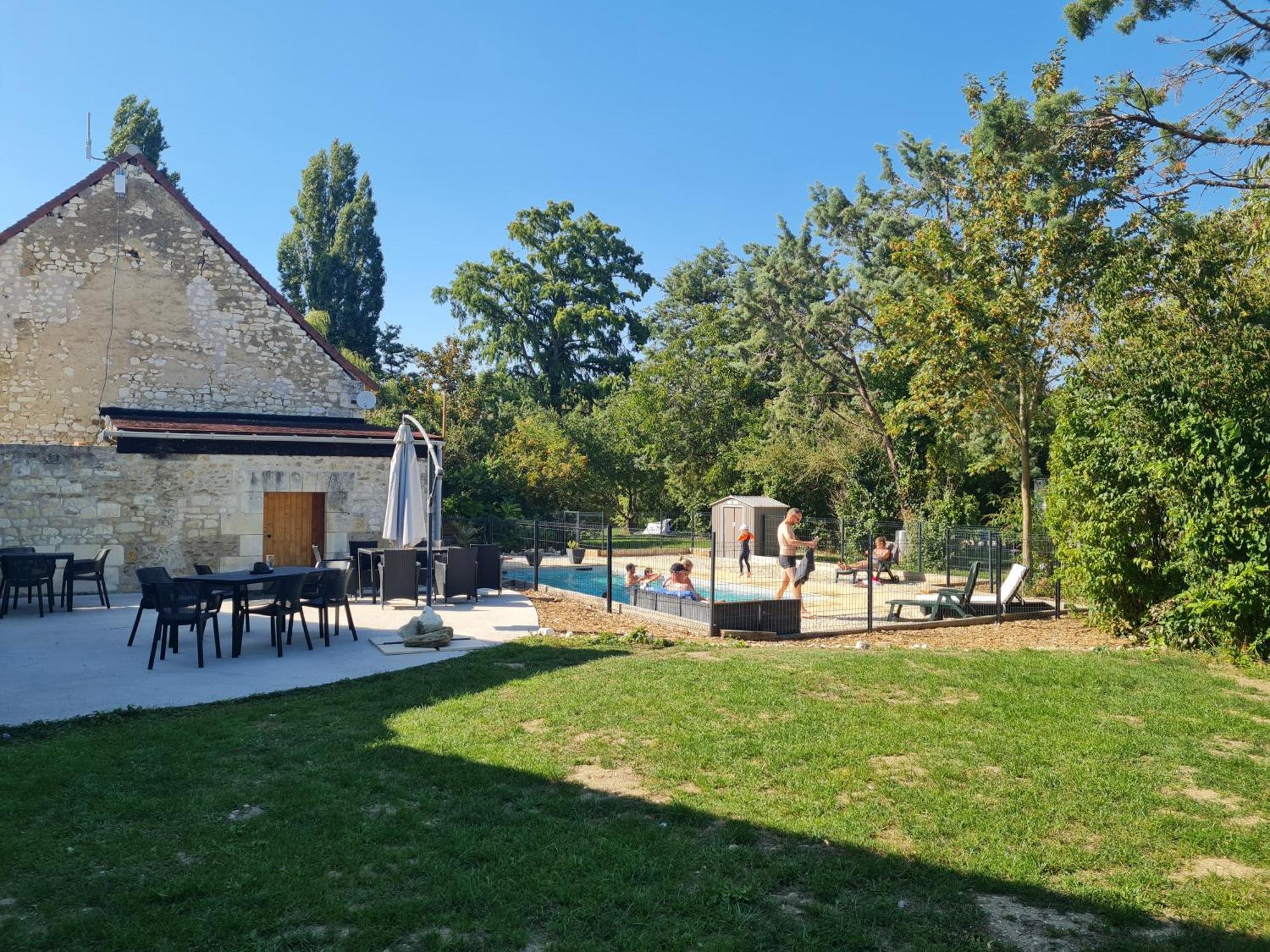 Camping De La Touche Ligueil Bagian luar foto