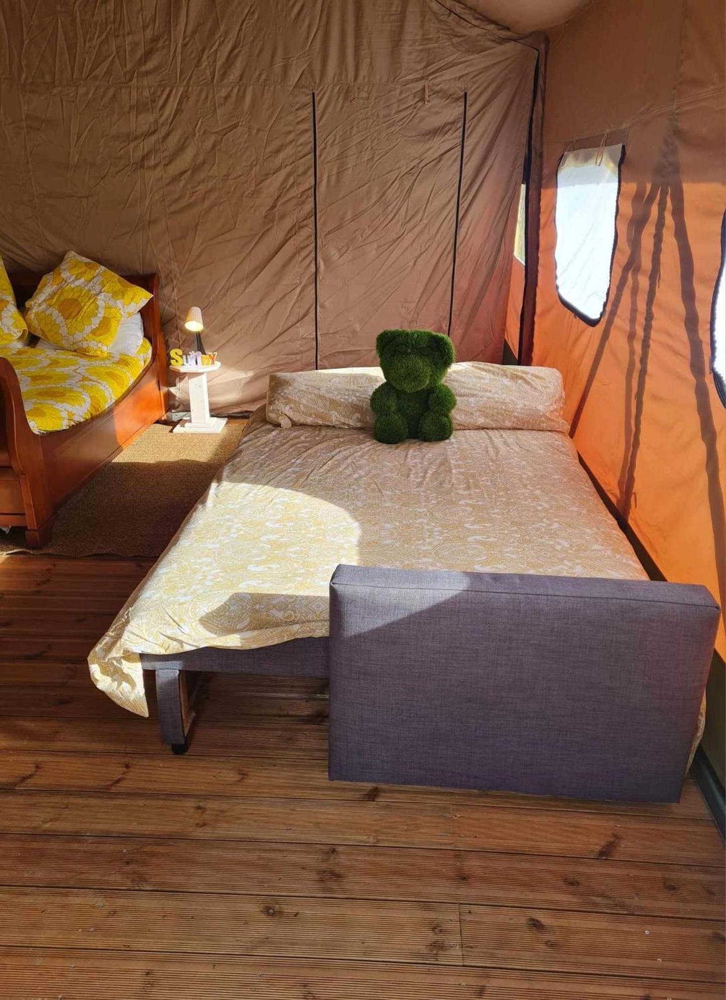 Camping De La Touche Ligueil Bagian luar foto