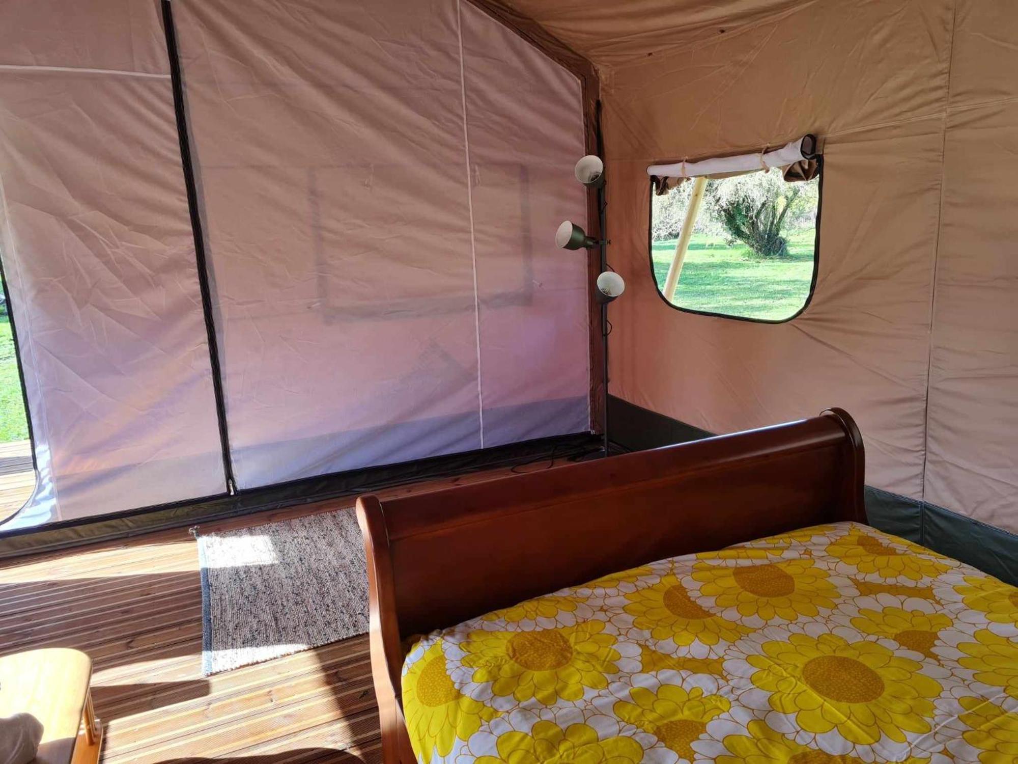 Camping De La Touche Ligueil Bagian luar foto